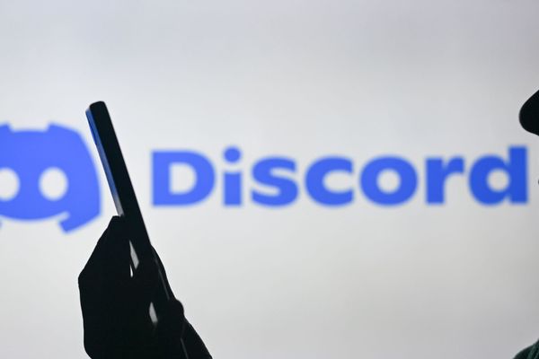 Discord's Age Verification Rollout Faces Scrutiny Over Ties to Palantir Founder