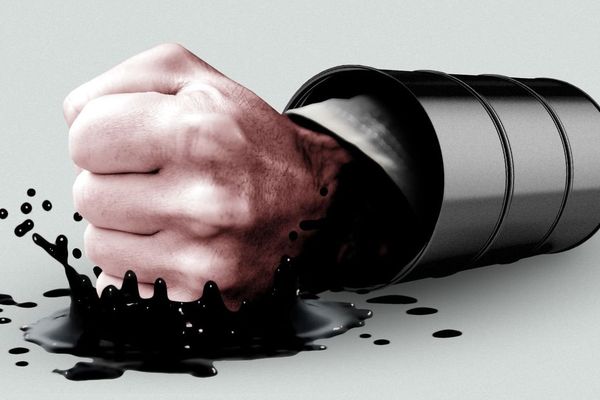 Oil Prices Surge as Geopolitical Tensions Mount in Strait of Hormuz