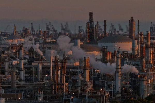 Oil prices plunge on Trump's US-Iran ceasefire post