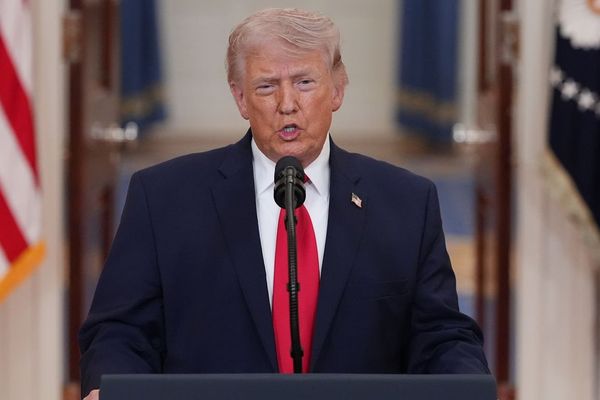 Oil Rises Amid Trump's Mixed Messages on Iran War