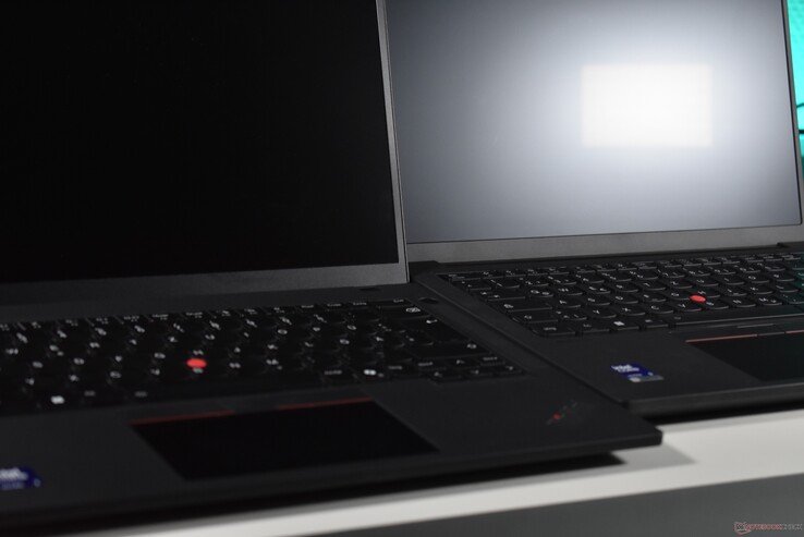 ThinkPad T14 Gen 7 (right) vs. ThinkPad T14 Gen 6 (left)