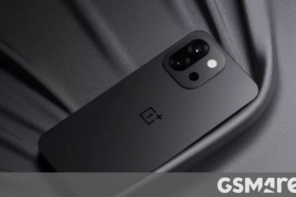 OnePlus 15T Leak Reveals Magnetic Cooling Fan and Wireless Charging