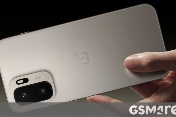 OnePlus Ace 6 Ultra Unveils Metal Storm Design with Gaming-Focused Features