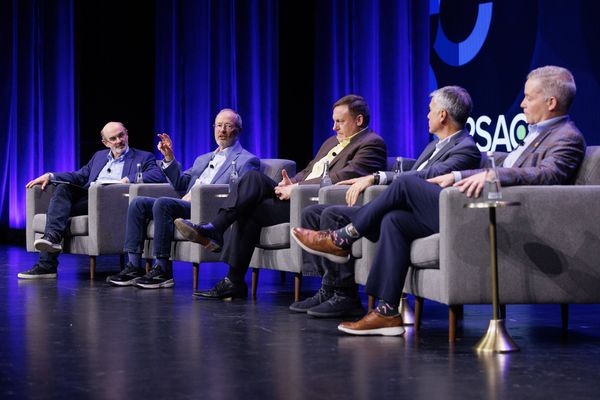 Former NSA chiefs warn: No clear red line for cyberwar, Trump decides when attacks become 'real' war