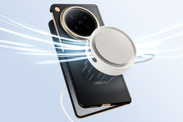 Oppo's New Magnetic Charger-Cooler Pairs With Find N6 Foldable