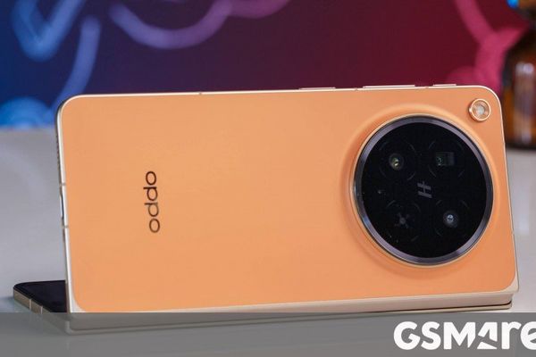 Oppo Find N6 unboxing reveals zero-feel crease and AI Pen