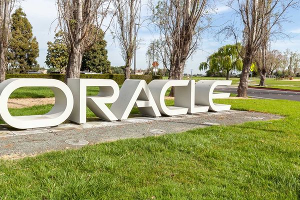 Oracle's Database 26ai goes on-prem, but draws skeptics • The Register