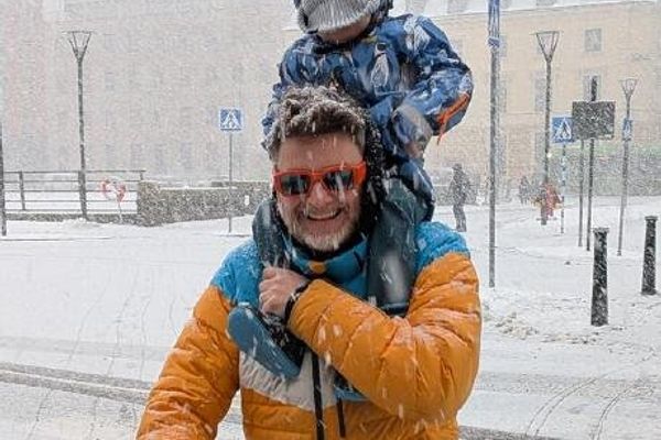 The Nix Paradox: Reproducing Complexity Through Declarative Simplicity