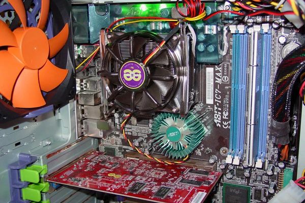 Linux 7.1's inode Field Change Creates 32-bit Performance Concerns