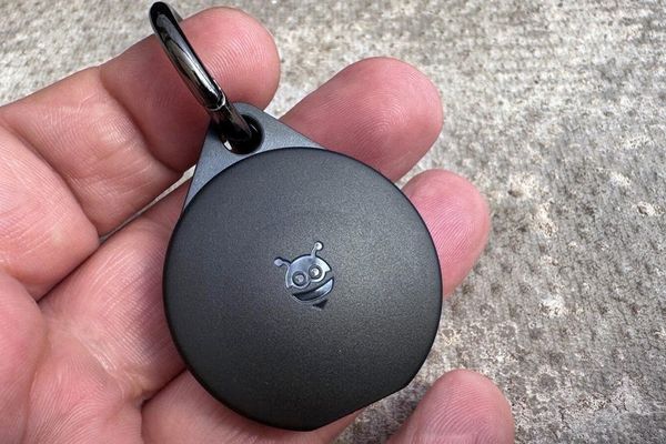 Pebblebee Clip: The Universal Bluetooth Tracker Disrupting Platform Loyalty