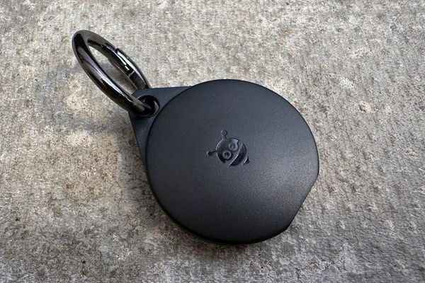 Pebblebee Clip Universal Bridges the Find My Divide: A Cross-Platform Tracker Challenge