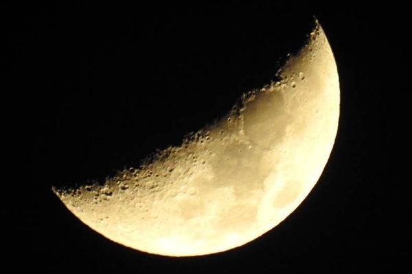SpaceX Rocket Debris to Unintentionally Strike Moon, Highlighting Regulatory Gaps in Space Debris Management