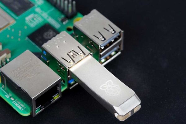 Raspberry Pi's new USB flash drives offer speed, durability, and a familiar logo for your keychain
