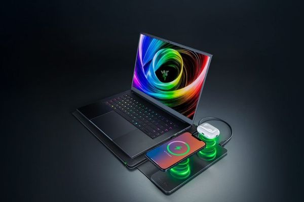 Razer's Dual Wireless Charging Laptop Sleeve Blends Protection and Convenience at a Premium Price