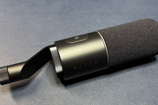 Razer Seiren V3 Pro Review: Dual USB-C and XLR Connectivity Meets 32-bit Float at $249.99