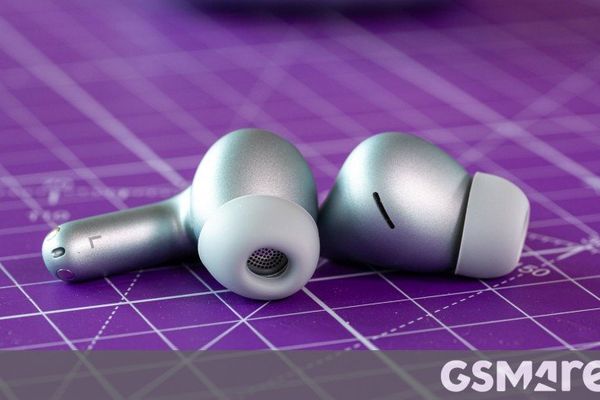 Redmi Buds 8 Pro unboxing: Triple drivers, 55dB ANC, and LDAC for under €100