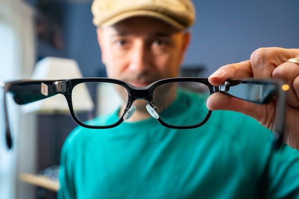 Rokid Glasses Challenge Meta's Ray-Ban Displays: A Developer's Perspective on AR Trade-offs