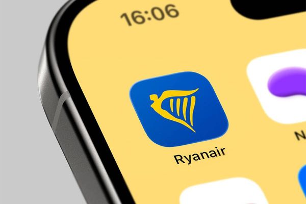 Ryanair's Digital Boarding Pass Mandate: A Strategic Play for App Dominance and Revenue