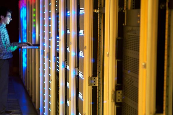 Salesforce Achieves Sub-Minute Scaling Across 1,000+ EKS Clusters with Karpenter Migration