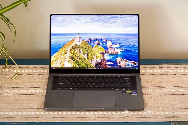 Intel Panther Lake and Nvidia Blackwell Debut in Samsung Galaxy Book6 Ultra: Performance Analysis and Market Implications