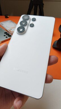 Samsung Galaxy S26 Ultra appears in hands-on comparison pictures - NotebookCheck.net News