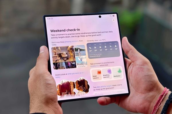 Samsung Galaxy Z Fold 7 Redefines Foldables with Thinner Design, Vanishing Crease, and Flagship Camera