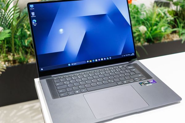 Samsung's Galaxy Book6 Pro is a good multimedia laptop, but $2100 is too expensive