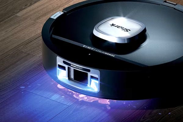 Shark PowerDetect UV Reveal 2-in-1 Robotic Vacuum and Mop Review: Premium Features with a Premium Price