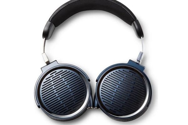 Nakamichi Returns with Elite Pro P800JP Planar Headphones - A Nostalgic Audiophile's Dream