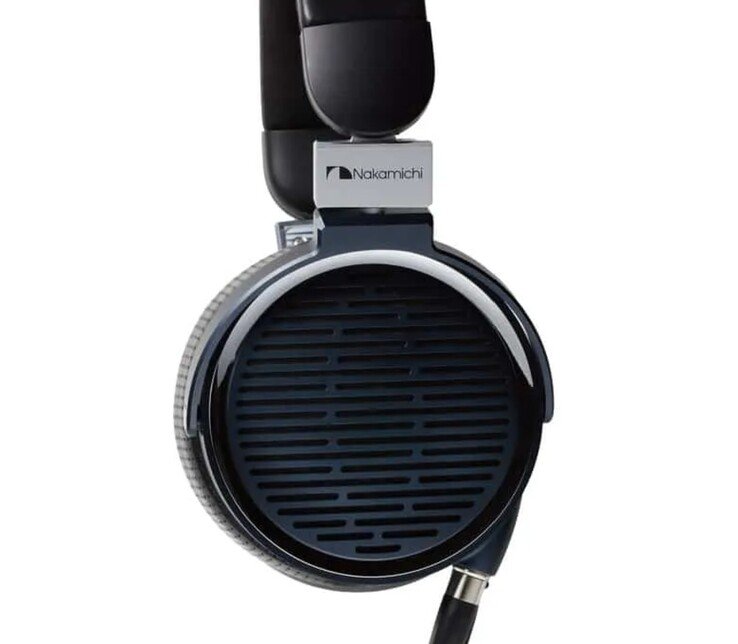 The Nakamichi Elite Pro P800JP use an open-back design for a wide stereo soundstage.