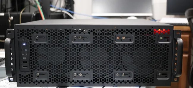 SilverStone RM4A front