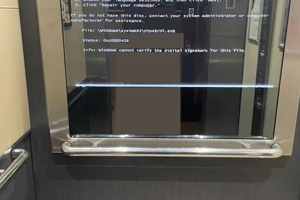 Smart mirror shows dumb Windows in elevator • The Register