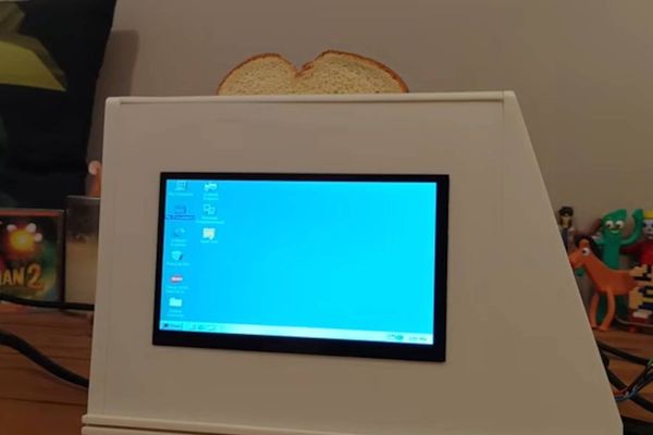 Windows 95 Powers Retro Smart Toaster via Raspberry Pi Hack