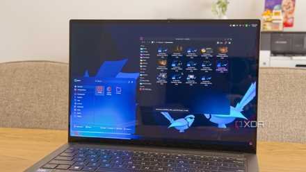 A laptop running Arch Linux with KDE Plasma