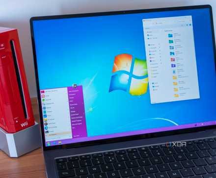 A Windows 11 laptop customized to look like Windows 7