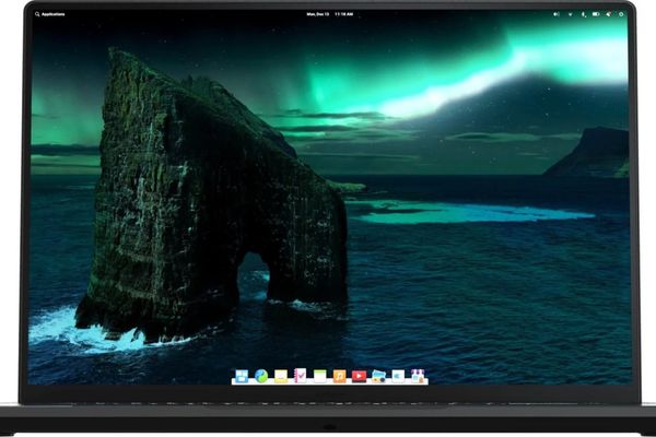 StarFighter Linux laptop with detachable webcam and premium specs is finally shipping - Liliputing