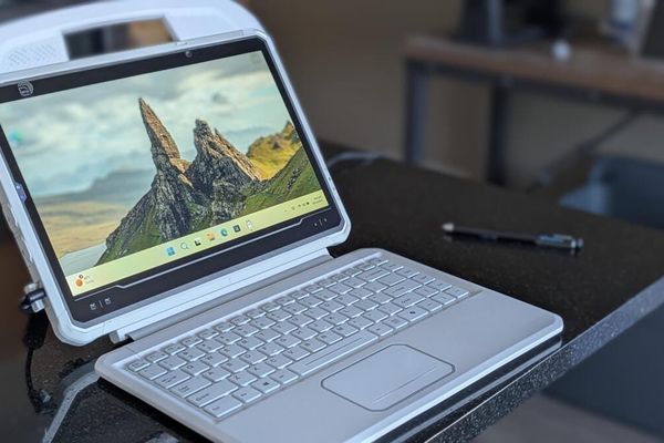 Stop Slow-Killing Your Tablet: The Battery Science Developers Already Know (But Rarely Practice)