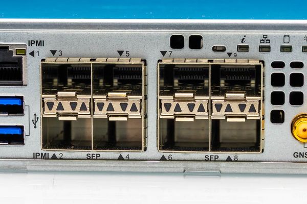 Supermicro SYS-112D-40C-FN8P Review: 40-Core Intel Xeon 6 SoC Server with 8x 25GbE