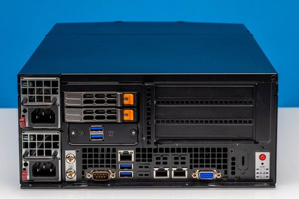 Supermicro SYS-E403-14B-FRN2T Review: A Front-Serviceable Edge Server with Xeon 6 Power