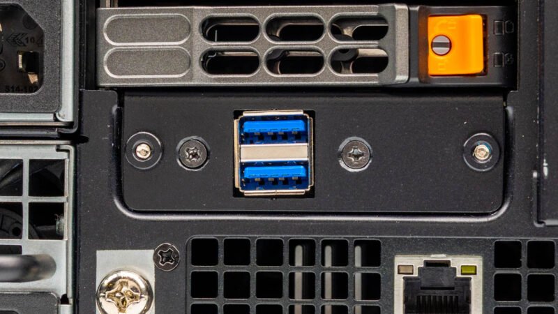 Supermicro SYS E403 14B FRN2T USB 3.2 Ports 1