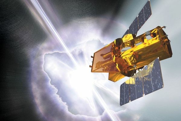 Swift Thinking Buys NASA Observatory More Time Before Re‑Entry