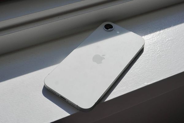 T-Mobile's Free iPhone 16e Deal: A Strategic Play for Mainstream AI Adoption