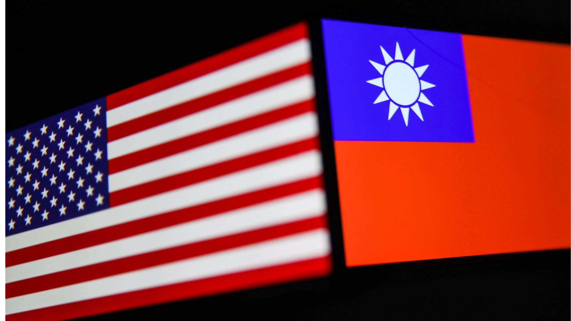 US and Taiwan flags