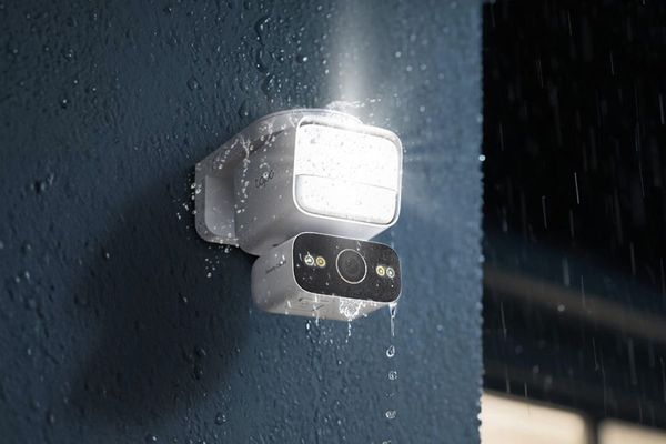 Tapo C710 Floodlight Camera: 2K Pan/Tilt Security with 1,500-Lumen Motion-Activated Lighting