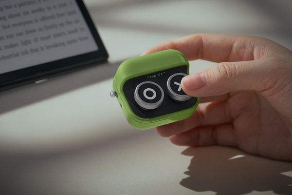 BOOX Releases Tappy 2-Button Bluetooth Remote, Highlighting Cross-Platform HID Support for iOS and Android