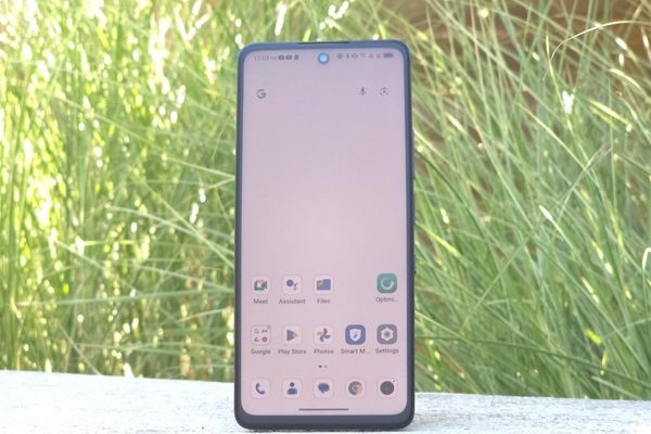 TCL's Nxtpaper Phone: An Affordable Oasis for Screen-Weary Eyes