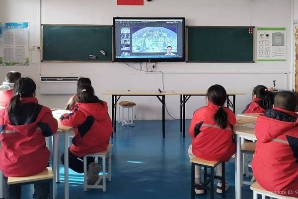 China's AI Education Revolution: How Technology is Reshaping Classrooms and Teacher Workloads