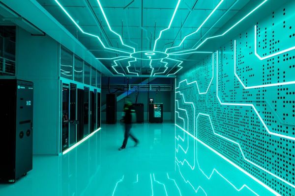 UK Trial Shows AI Data Centers Can Flex Power Usage to Avoid Peak Demand