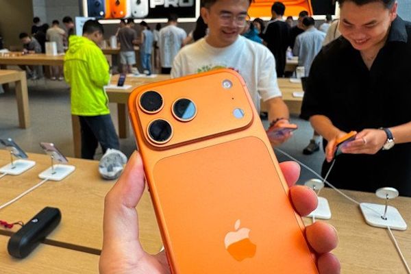 Apple's Cosmic Orange iPhone 17 Pro Rekindles Status Appeal in China