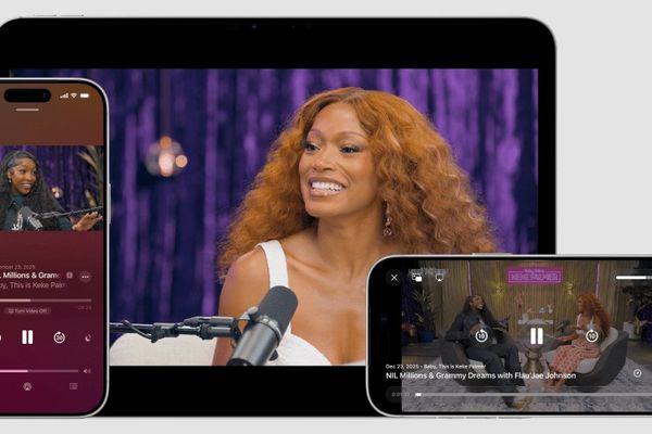 Apple Podcasts Expands to Video, Challenging Spotify's Dominance in Audio Streaming